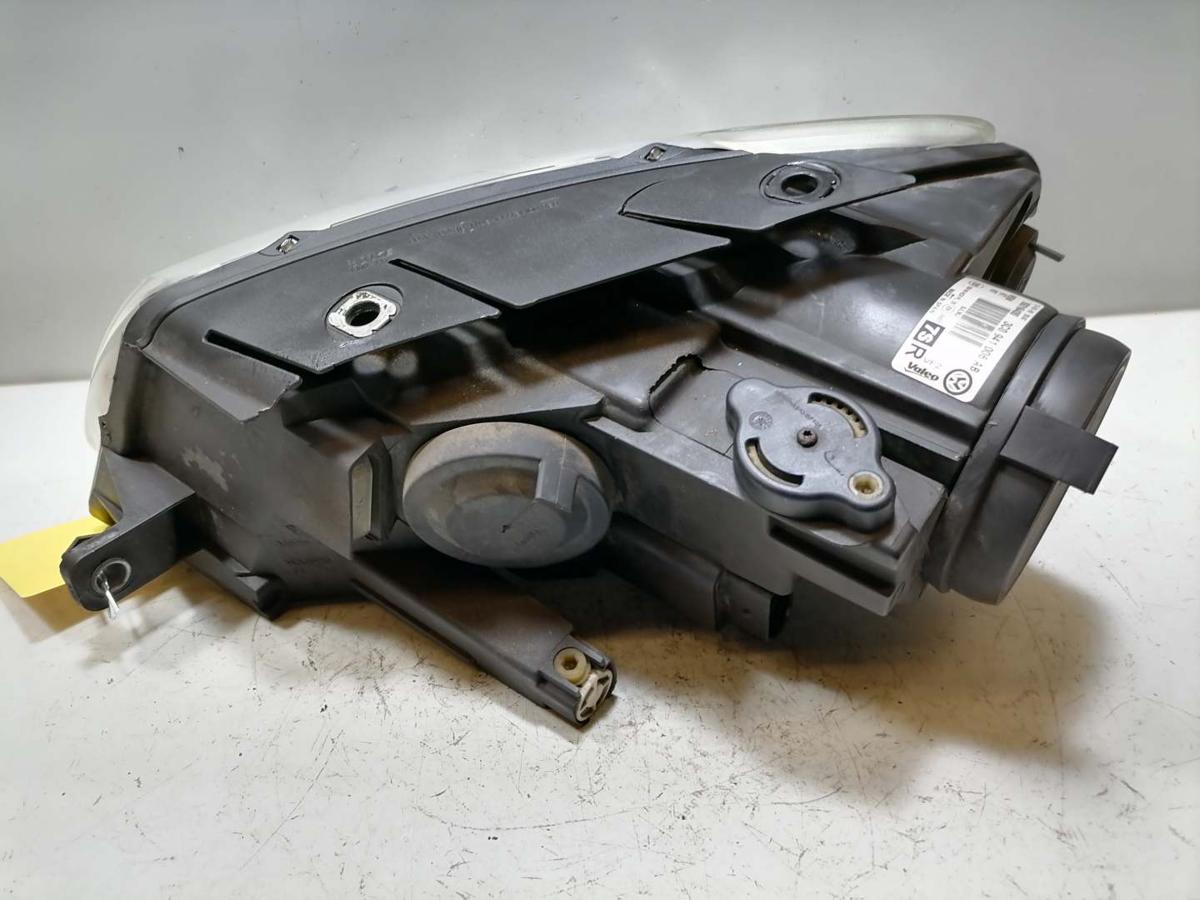 VW Passat 3C original Scheinwerfer vorn rechts Halogen Bj.2009